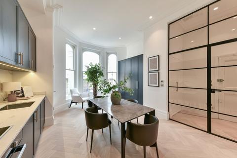 Flat 2, 26 Redcliffe Gardens, London, SW10 9HA