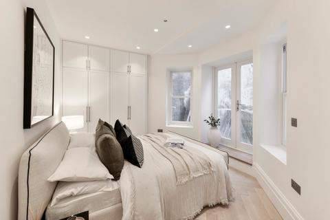 Flat 2, 26 Redcliffe Gardens, London, SW10 9HA