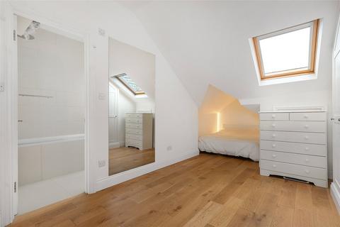 2 bedroom flat for sale, Munster Road, Fulham, London, SW6