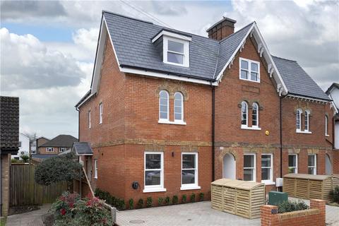 4 bedroom semi-detached house for sale - Sycamore Grove, New Malden, KT3