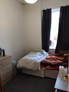 3 bedroom flat to rent - Heaton, Heaton NE6