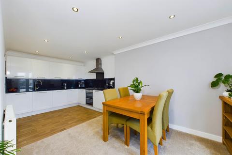 5 Barton Gardens, Paignton, TQ3 3JB
