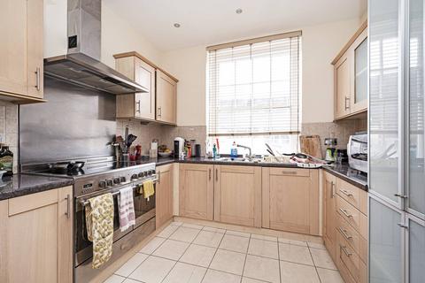 2 bedroom flat for sale - Finchley Road, St John's Wood, London, NW8