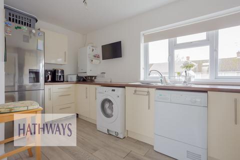 2 bedroom flat for sale - Caernarvon Crescent, Llanyravon, NP44
