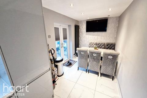 3 bedroom semi-detached house for sale, The Broadway, Doncaster