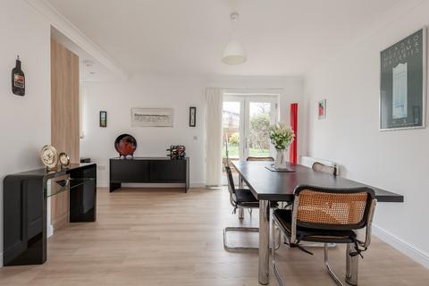 2 bedroom flat for sale - Flat 2, 2 Barnton Grove, Barnton, Edinburgh, EH4 6EJ