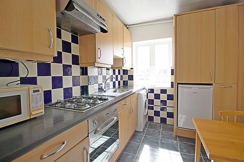 2 bedroom flat to rent, Culmington Road, Ealing, W13