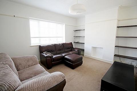 2 bedroom flat to rent - Culmington Road, Ealing, W13