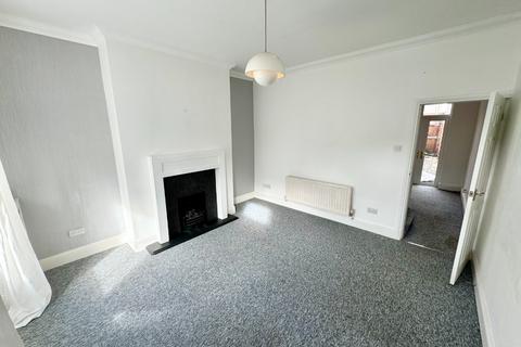 2 bedroom terraced house to rent, Greenbank Road, Darlington DL3