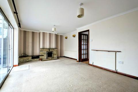 3 bedroom semi-detached house for sale - Moor Close, Bordon GU35