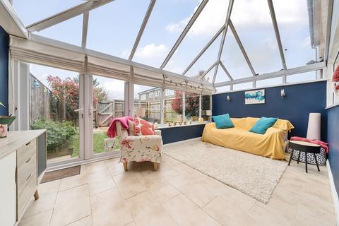 3 bedroom terraced house for sale, Marlborough Close, Carterton, Oxon, OX18