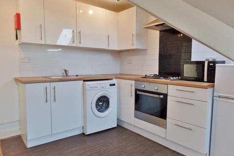 1 bedroom flat to rent - Top floor flat, Cardiff CF24