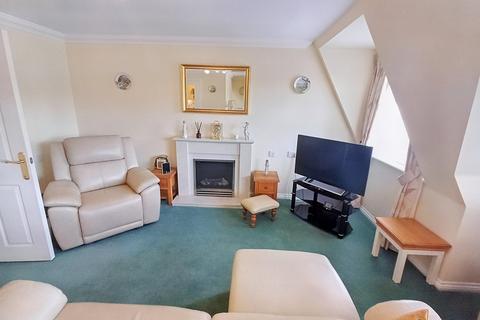2 bedroom retirement property for sale, Sandbanks Road, Lilliput, Poole, Dorset, BH14