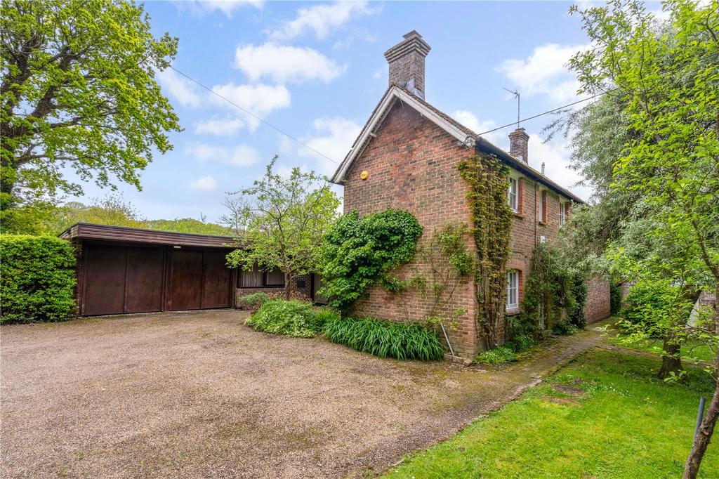 Driveway & Garaging