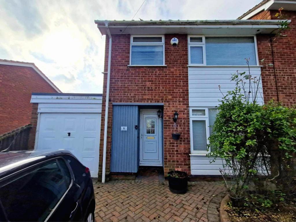 Ferncombe Drive  3 Bedroom Semi Detached House fo
