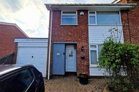3 bedroom semi-detached house to rent - Ferncombe Drive, Rugeley. WS15 2XB