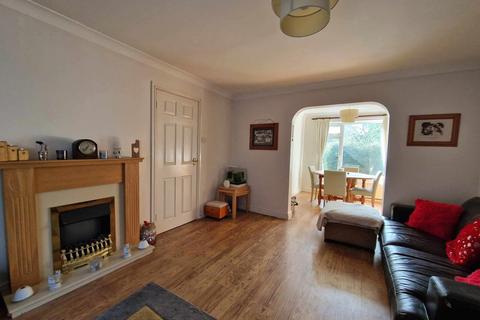 3 bedroom semi-detached house to rent - Ferncombe Drive, Rugeley. WS15 2XB