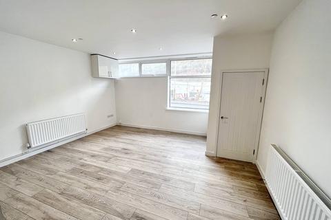 2 bedroom flat to rent, Bridge Street, Abercarn NP11