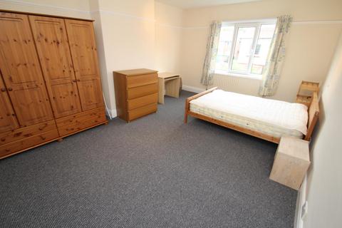 2 bedroom flat to rent - Drummond Road, Far Headingley, Leeds, LS16