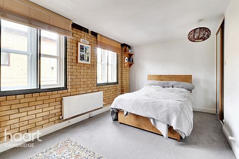 2 bedroom flat for sale, Rathmore Road, Cambridge