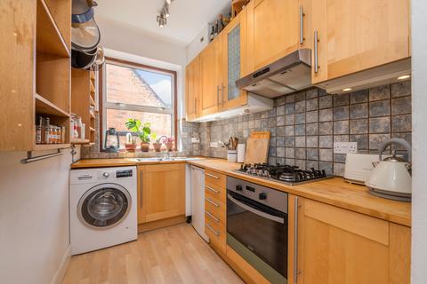 1 bedroom flat for sale, Crediton Hill, London, NW6
