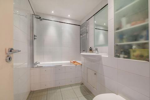 1 bedroom flat for sale - Crediton Hill, London, NW6