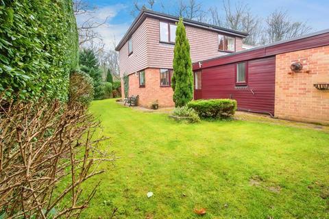 4 bedroom detached house for sale, Willowdene Court, Brentwood, Essex