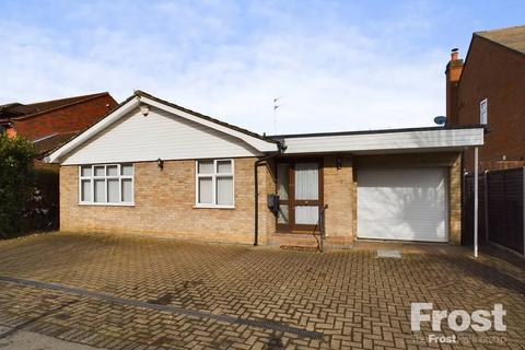 3 bedroom bungalow for sale, Timsway, Staines-upon-Thames, Surrey, TW18