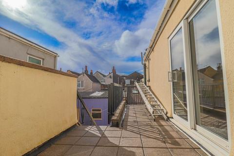 3 bedroom flat for sale, Orchard Street - Refurbished Flat - No Chain