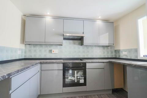 3 bedroom flat for sale, Orchard Street - Refurbished Flat - No Chain