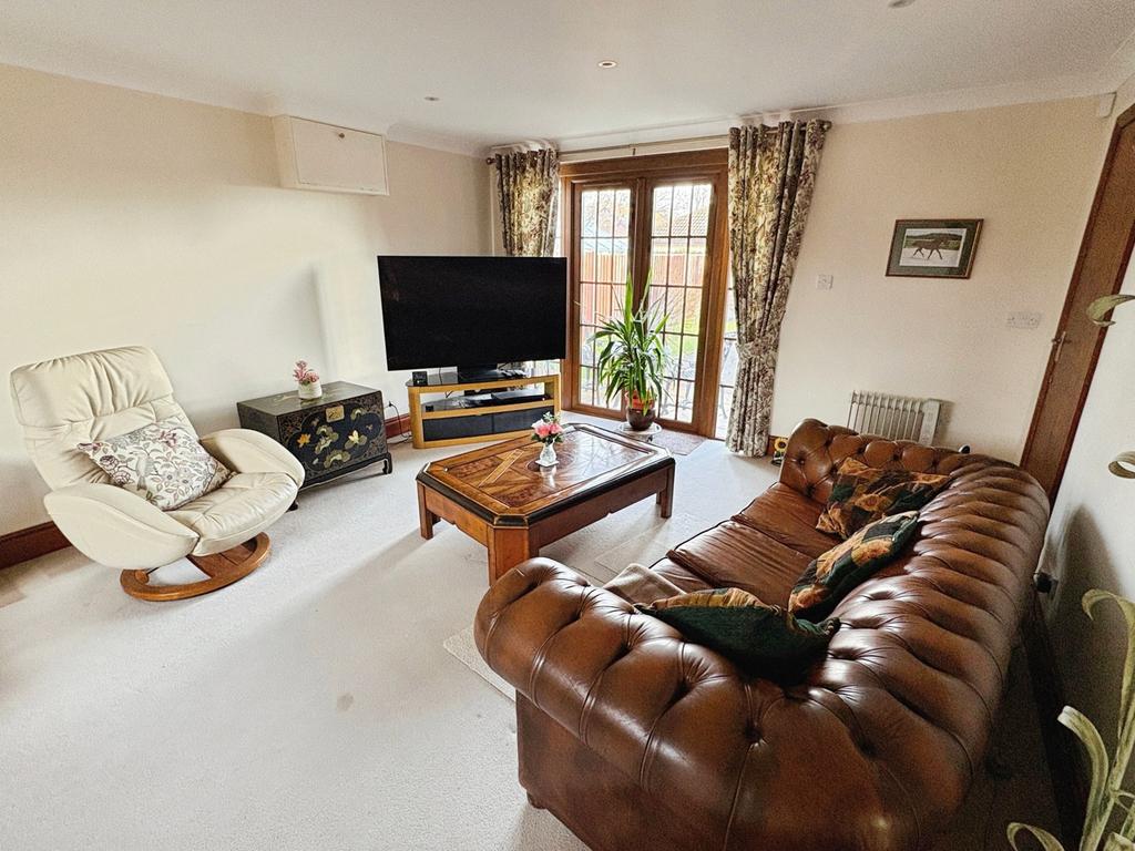Sitting Room/Bedroom