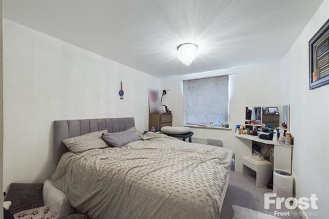 1 bedroom apartment for sale, Harrison Way, Shepperton, Surrey, TW17