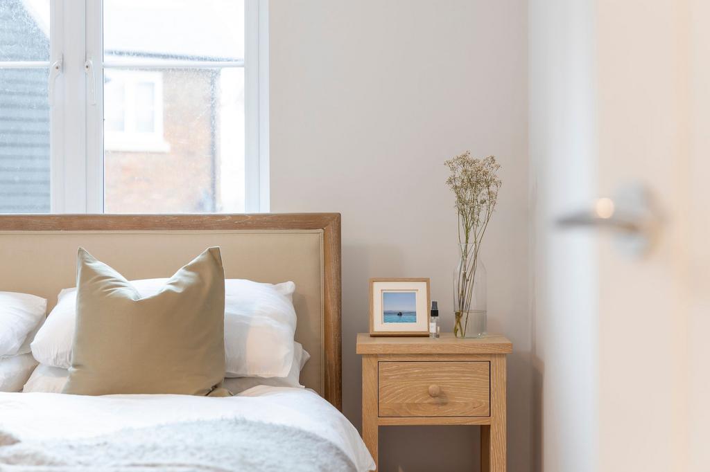 Bedroom details
