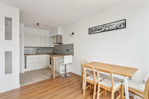 2 bedroom flat to rent - John Islip Street, London, SW1P