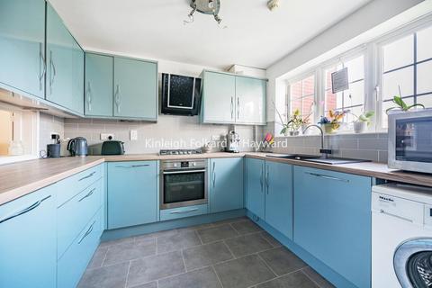3 bedroom terraced house for sale, Gladbeck Way, Enfield