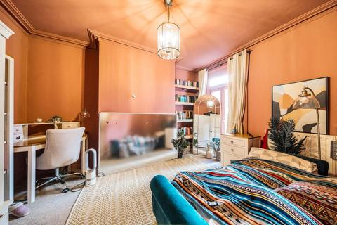 2 bedroom flat for sale, Elmbourne Road, Balham