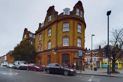 2 bedroom flat for sale - Milkwood Road, London