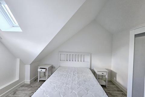 1 bedroom apartment to rent, 704 Woolwich Road, Flat 14 SE7 8LQ