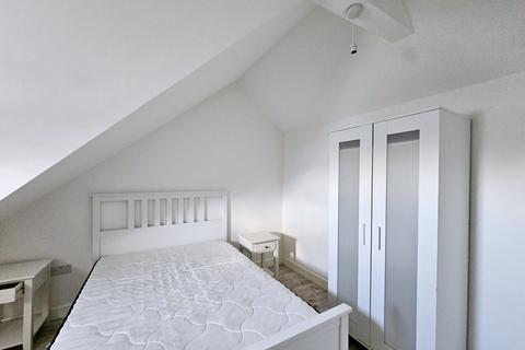 1 bedroom apartment to rent, 704 Woolwich Road, Flat 14 SE7 8LQ