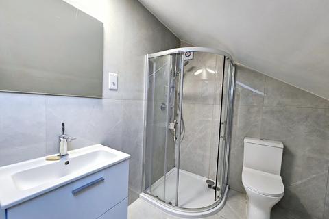 1 bedroom apartment to rent, 704 Woolwich Road, Flat 14 SE7 8LQ