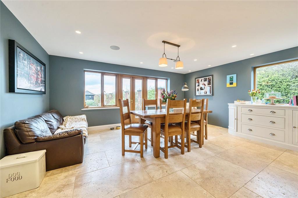 Breakfast Room