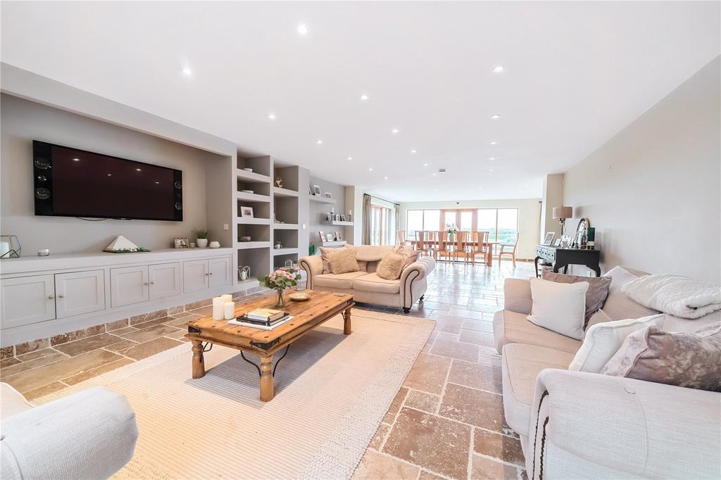 Living/Dining Room