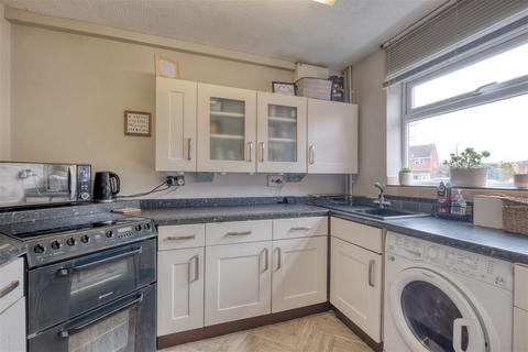 106 Abbotswood Close, Redditch, B98 0QF