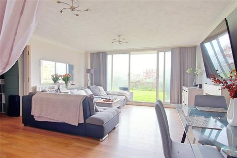 2 bedroom flat for sale, Sea Lane, Rustington, Littlehampton, West Sussex, BN16