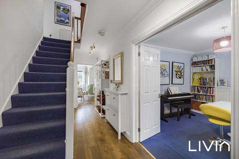 1 Broadeaves Close, South Croydon, CR2 7YP