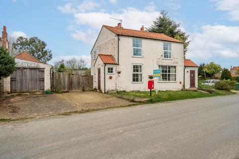 3 bedroom detached house for sale, The Street, Runham, NR29