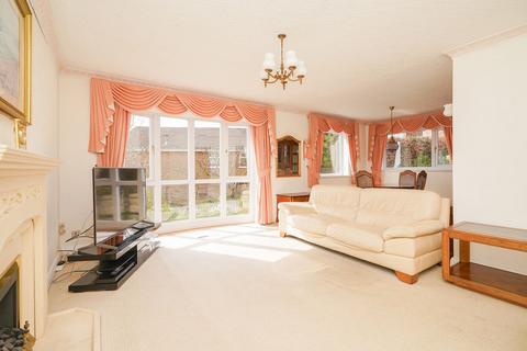 52 Chorley Drive, Sheffield, S10 3RR