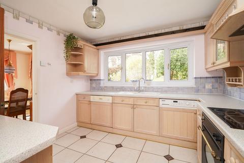 52 Chorley Drive, Sheffield, S10 3RR