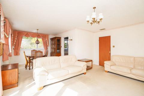 52 Chorley Drive, Sheffield, S10 3RR