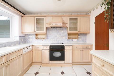 52 Chorley Drive, Sheffield, S10 3RR